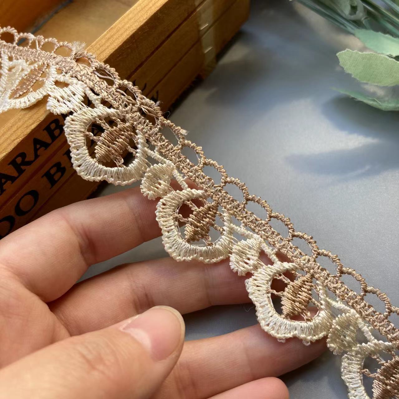 Home Textiles Paris - Lace Ribbon Trim para sofá capa